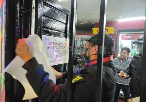 Clausuran bares por incumplimiento a la ley