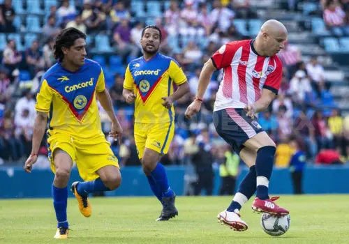 Partido de Leyendas llega al estadio VMR