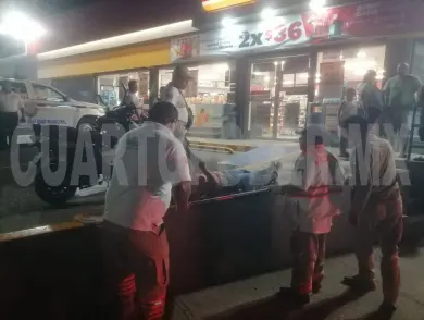 Por mala maniobra atropellan a motociclistas