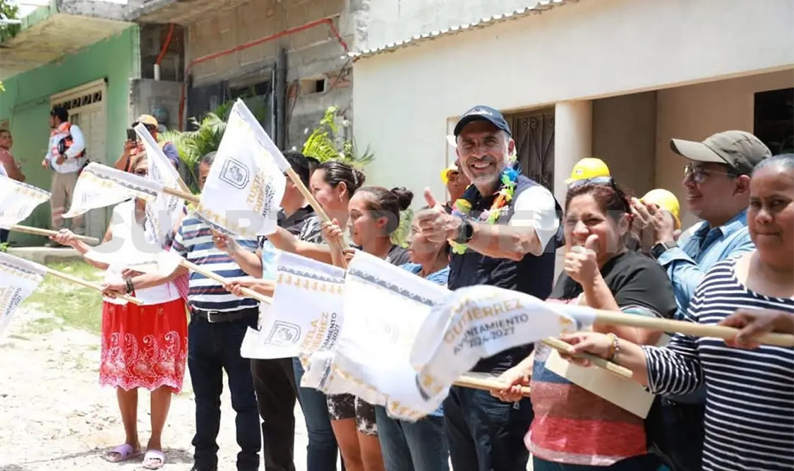 Vienen más obras para las colonias de la capital, dijo el alcalde en el banderazo. Cortesía