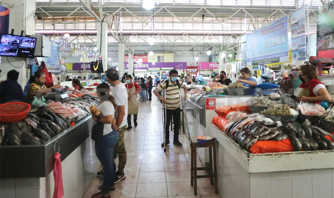 Locatarios aseguran la imposición de multas sin previo aviso. Carlos López / CP