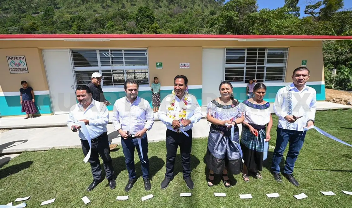 En el mismo acto, Ramírez Aguilar inauguró una obra de infraestructura en la escuela primaria “24 de Febrero”. CP