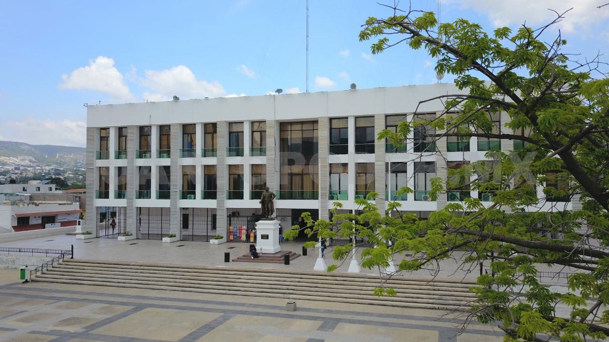 Sobrelegislación habría afectado ayuntamientos