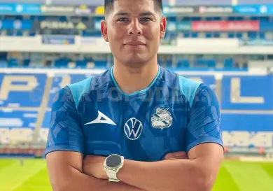 Luis Guillén debutó al frente del Puebla