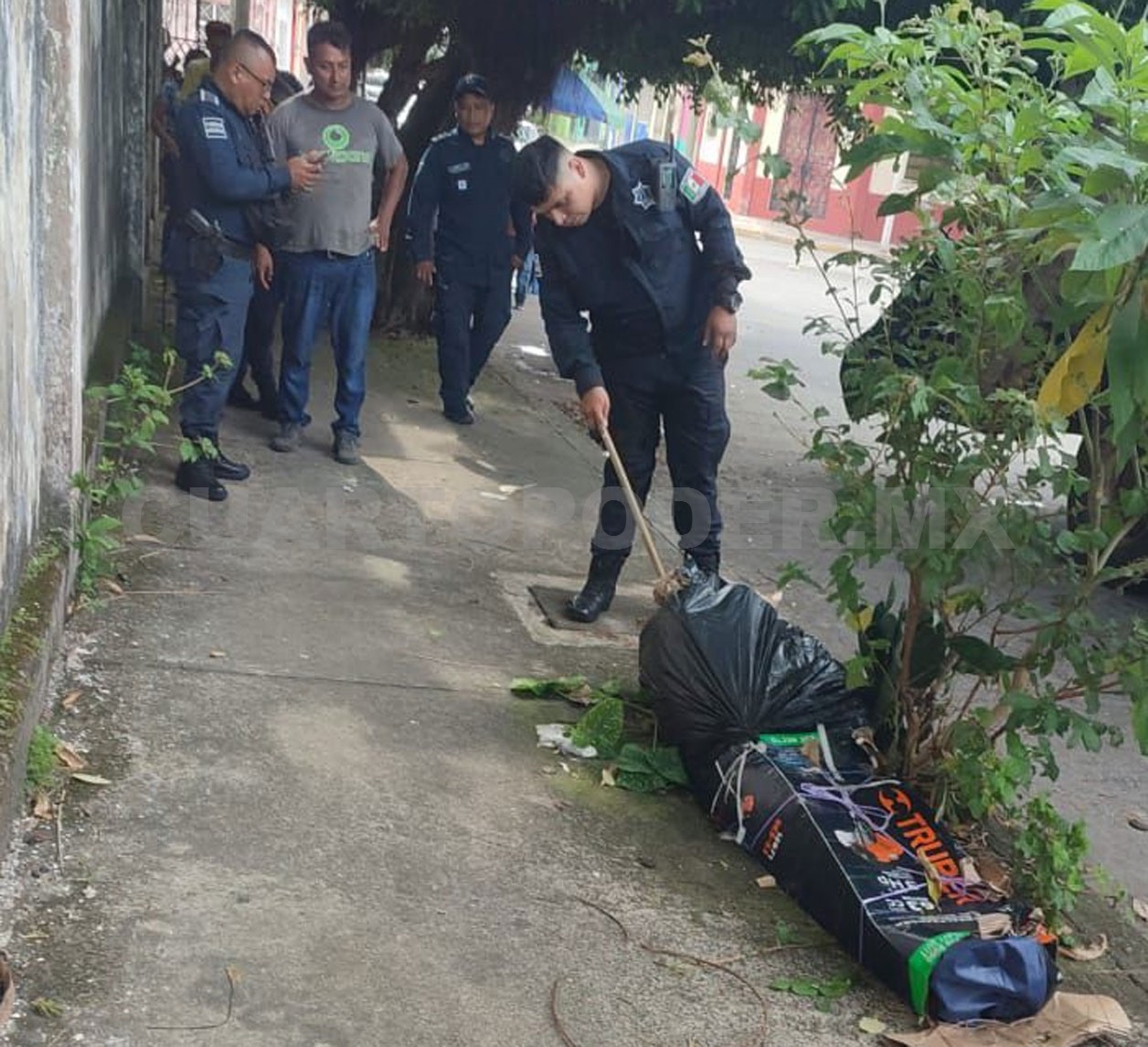 Lo embolsaron y tiraron a la basura