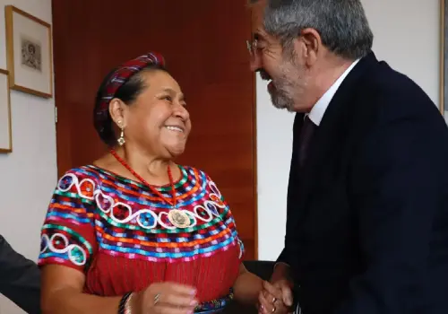 Rigoberta Menchú obtiene la nacionalidad mexicana