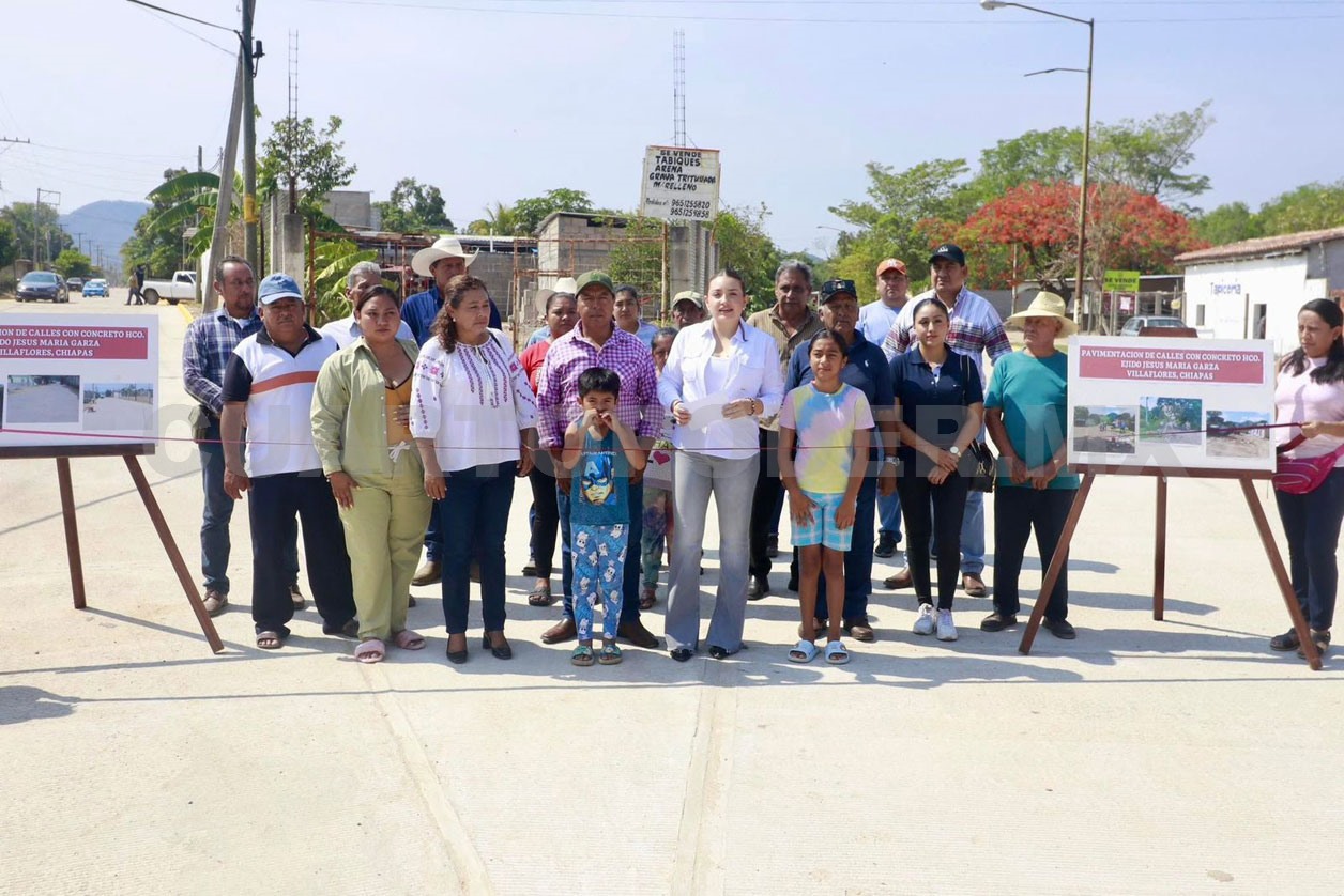 Valeria Rosales inaugura siete calles en “La Garza”