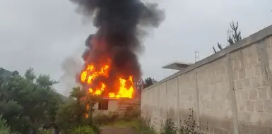 Explota bodega que almacenaba huachicol