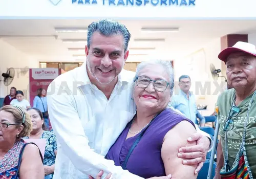 Con entrega de escrituras, cumplimos compromisos