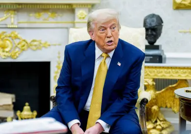 Demandan al WSJ tras publicación de una carta