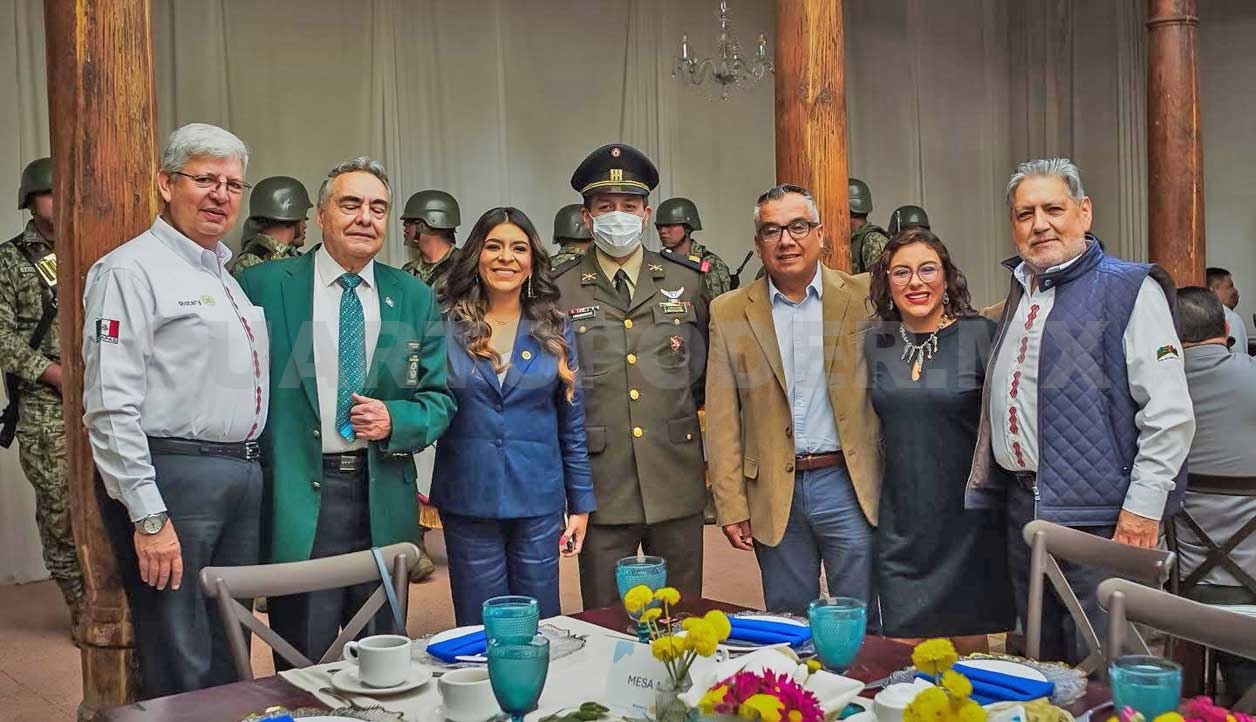 Reciben a nueva Mesa Directiva del Club Rotario
