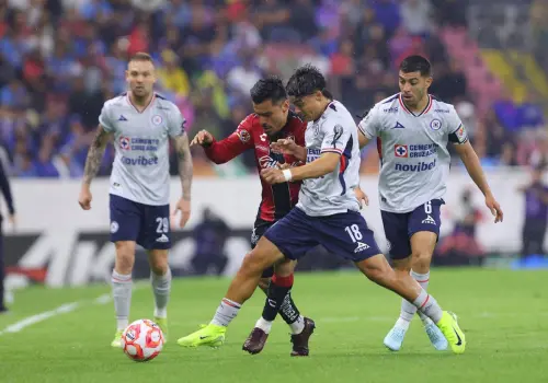 Consigue empate agónico el Cruz Azul