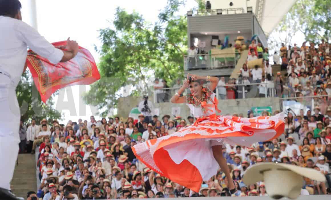 La Guelaguetza 2025 llena de cultura y color el Cerro del Fortín