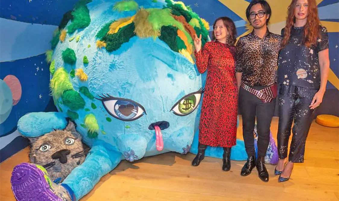 La exposición reúne a artistas cuyas prácticas cuestionan los límites de lo que entendemos como realidad compartida. Cortesía