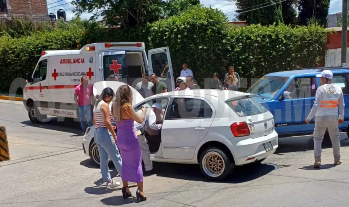 Una lesionada en choque en transitada avenida