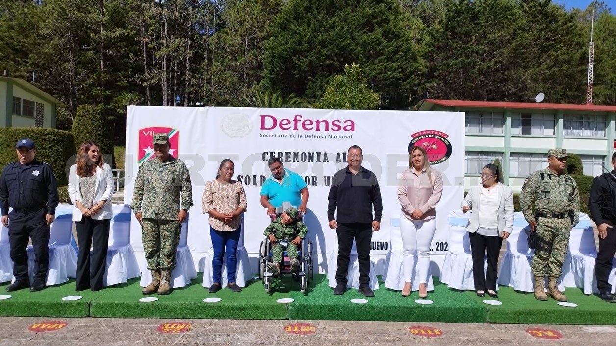 Niño es nombrado soldado por un día