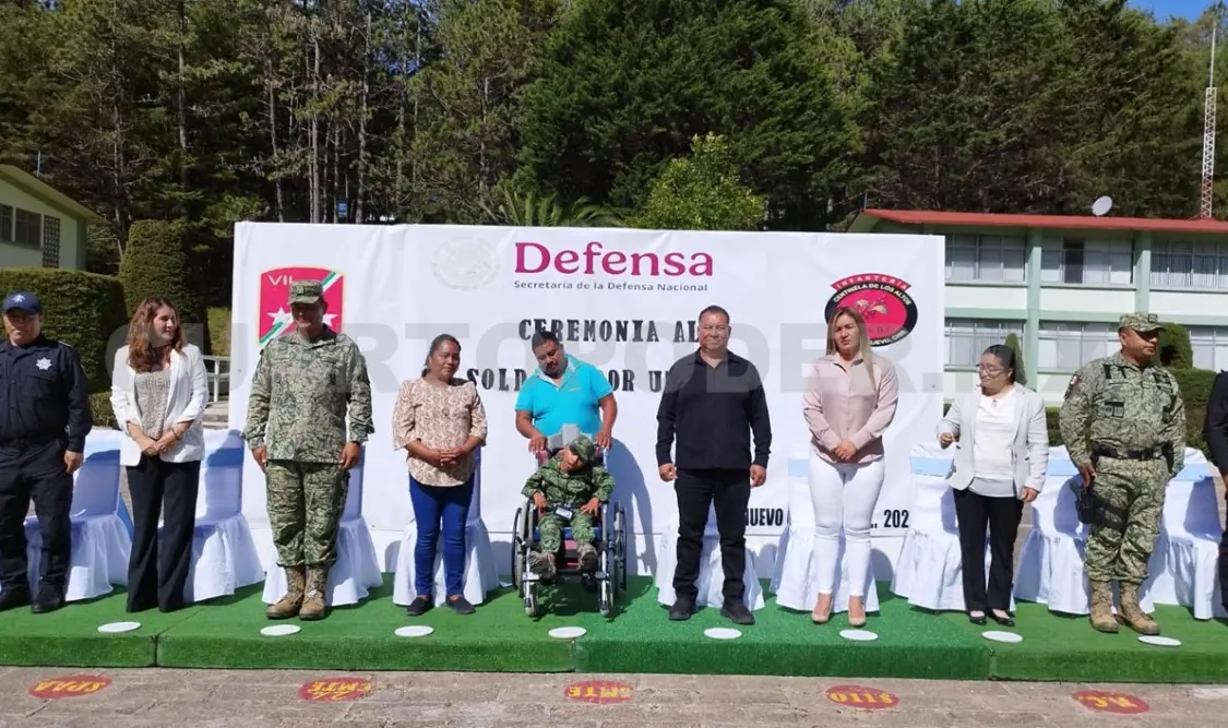 El menor tuvo el privilegio de ser nombrado soldado por las Fuerzas Armadas. Manuel Martínez / CP