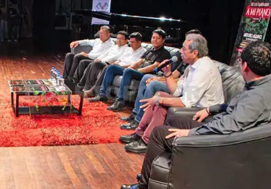 Piano, marimbas y baladas en el teatro
