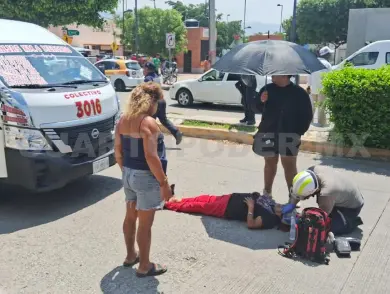 Atropella colectivo a adulta mayor y termina grave
