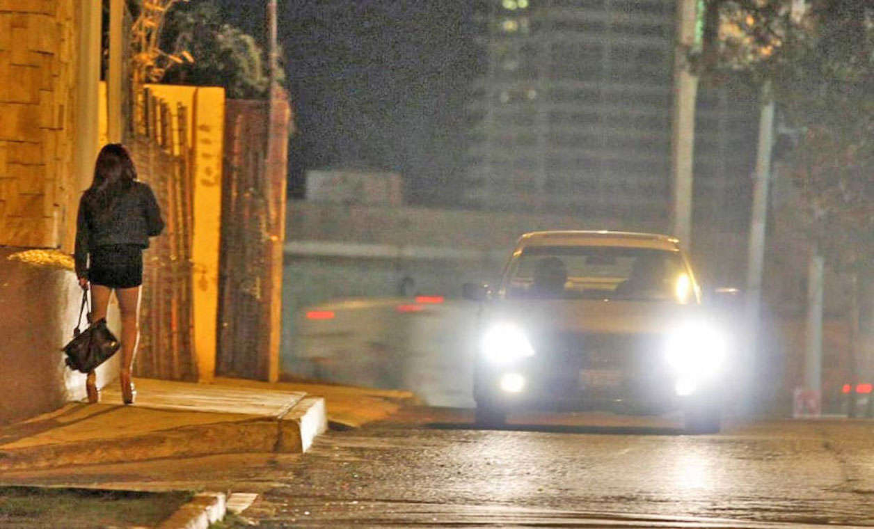 Trabajadoras sexuales denuncian cobro de piso