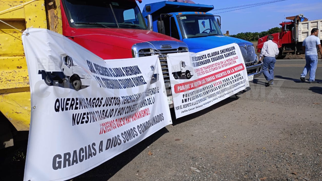 Protestan por tarifas justas en acarreo de materiales