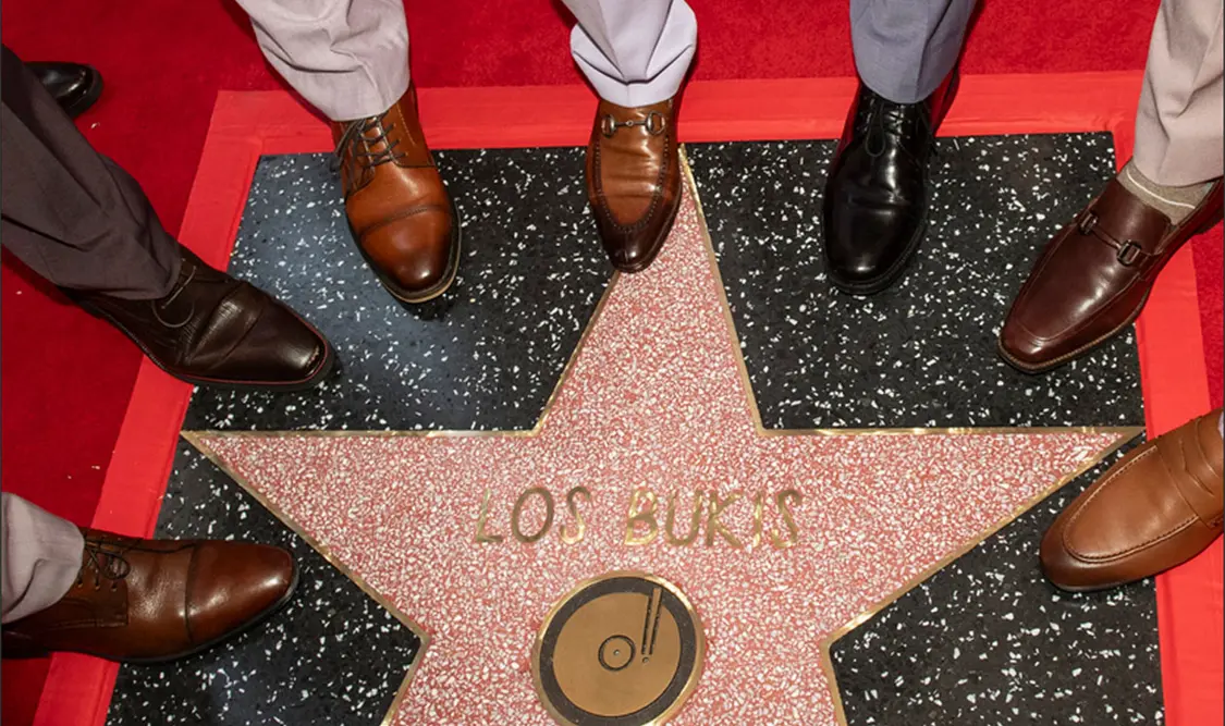 Dedican su estrella a inmigrantes