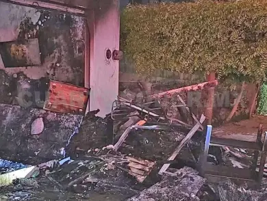 Cargador conectado provoca siniestro en inmueble