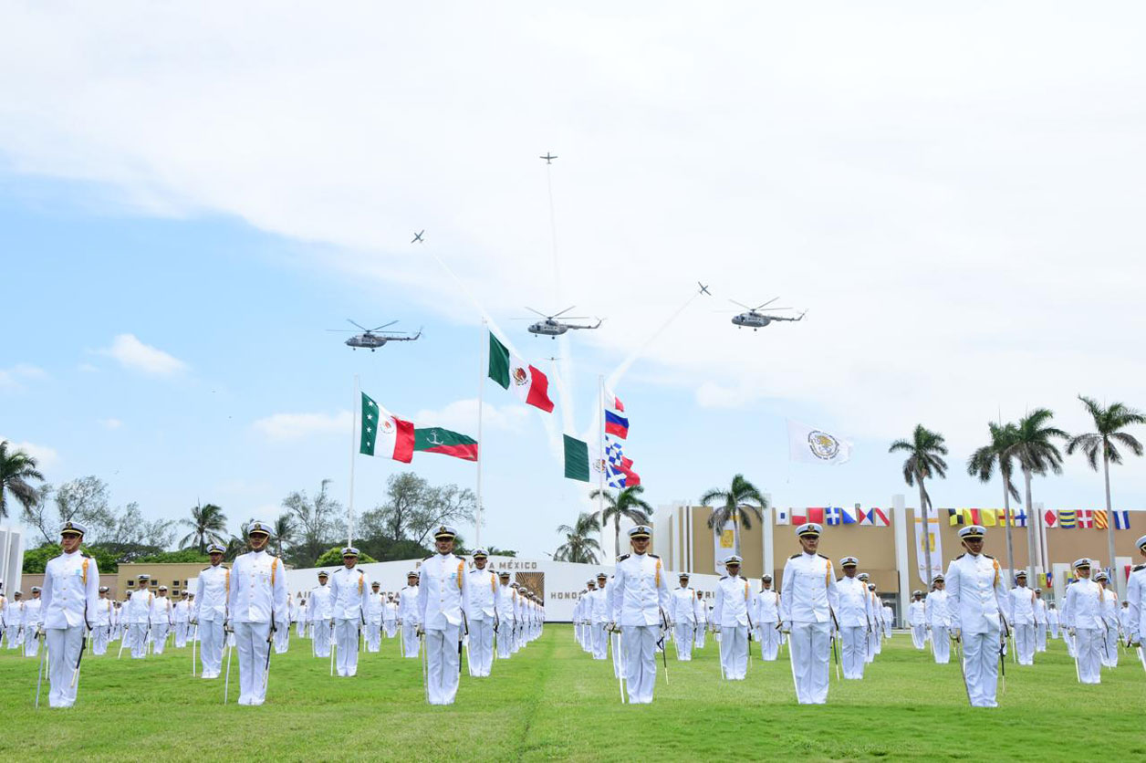 Rinden homenaje en Veracruz a cadetes fallecidos