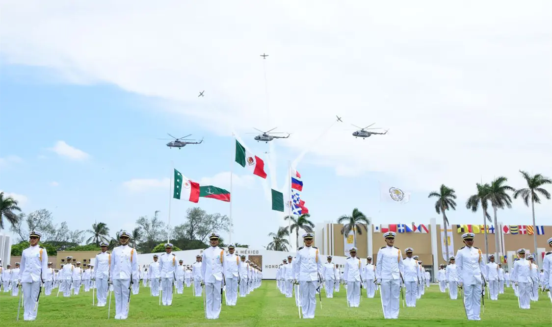 El homenaje se realizó durante la graduación de 337 estudiantes de la Heroica Escuela Naval de Antón Lizardo. Cortesía