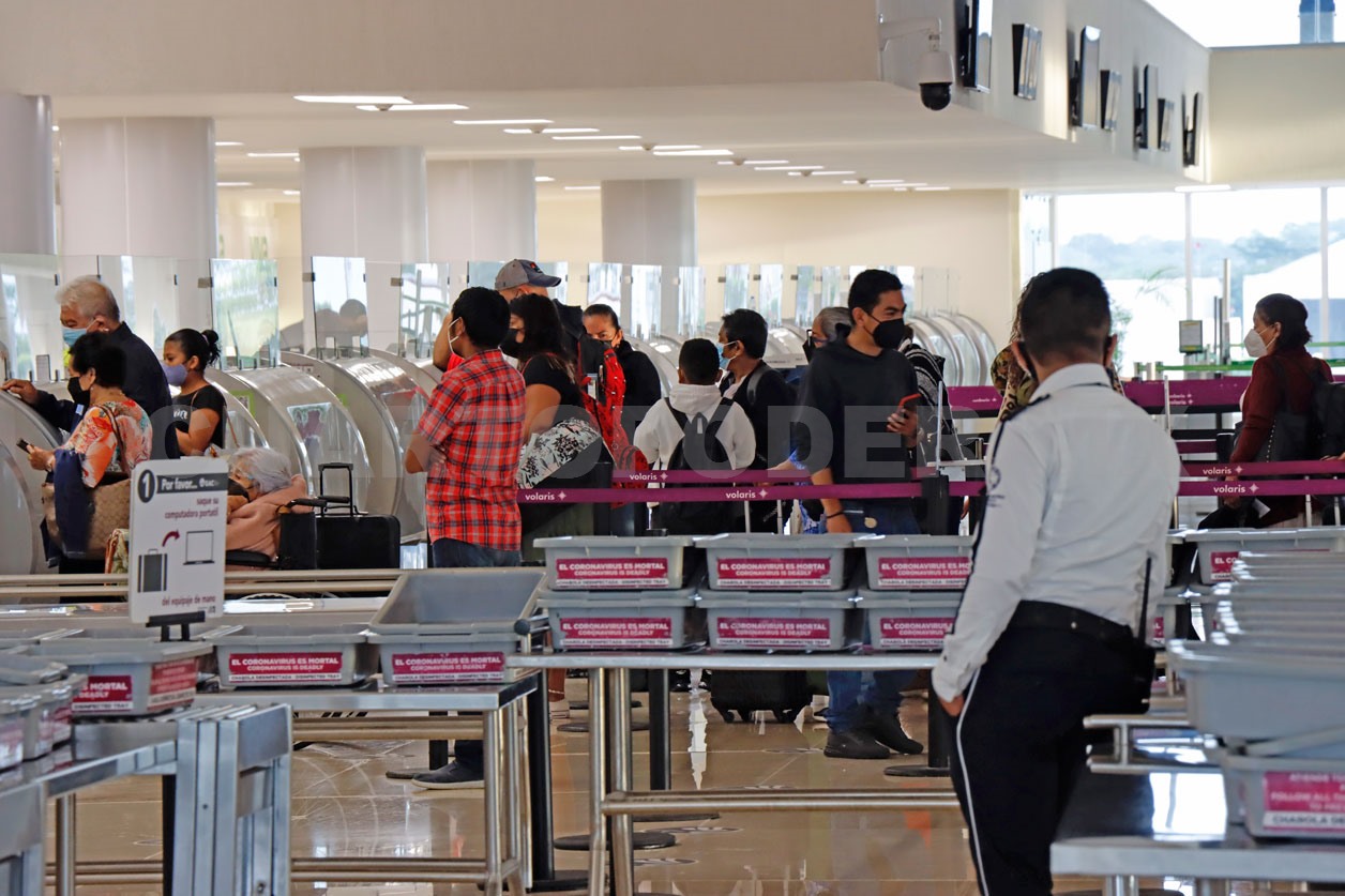 Vigilan entrada de personas en aeropuertos