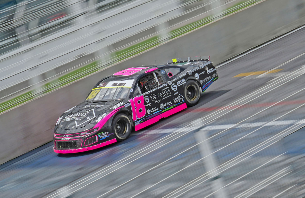 Salinas en el Top 5 de Nascar Challenge