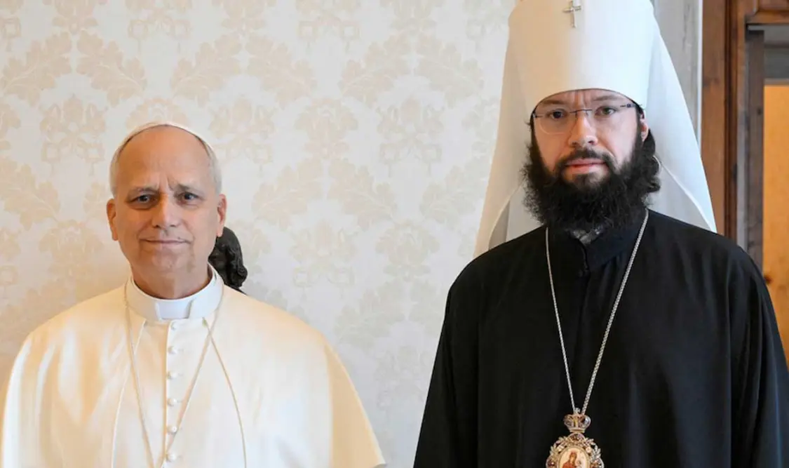 Dialogan papa y Antoni sobre los conflictos en el mundo. Cortesía