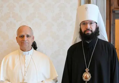 Papa recibe a jefe de la Iglesia ortodoxa rusa
