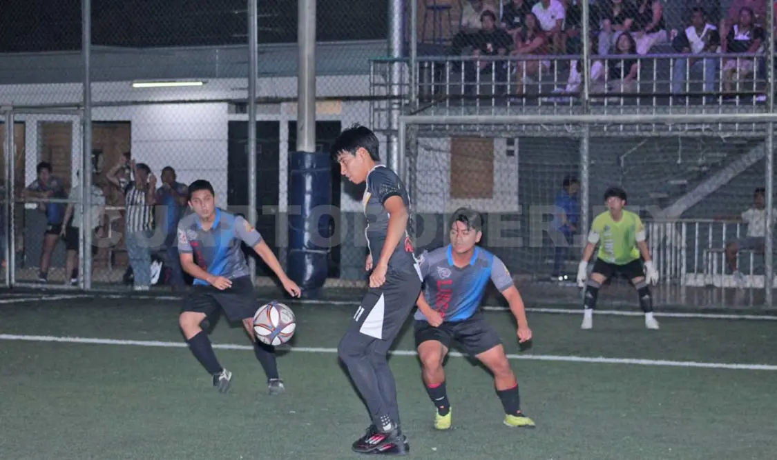 Linces y Legends protagonizaron una batalla táctica y emocional durante los primeros 25 minutos. Alan Pola/CP