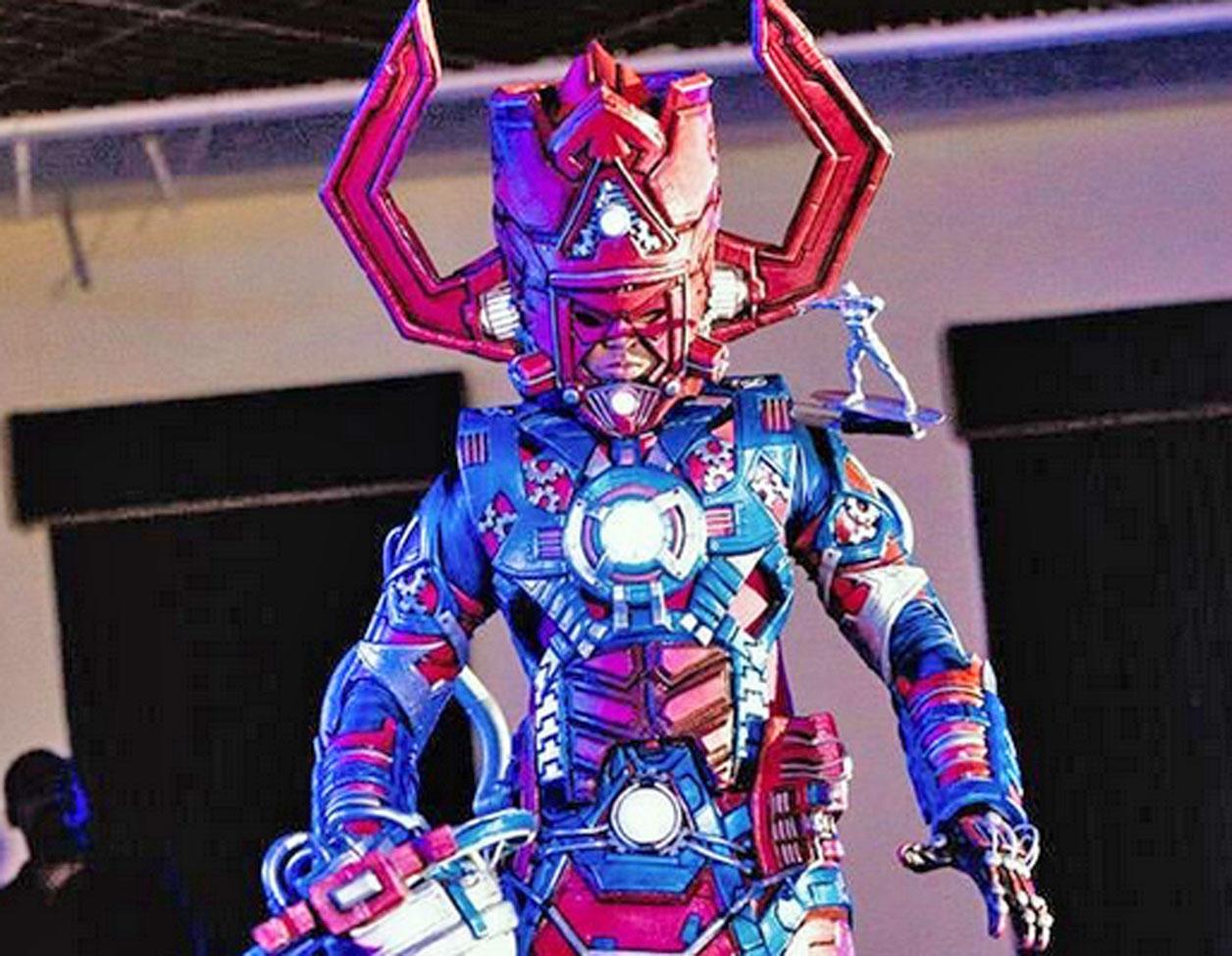 Cosplay de Galactus sorprende a todos