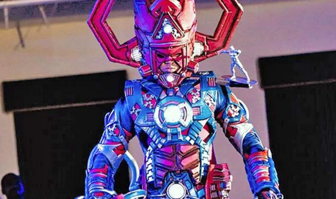 Cosplay de Galactus sorprende a todos