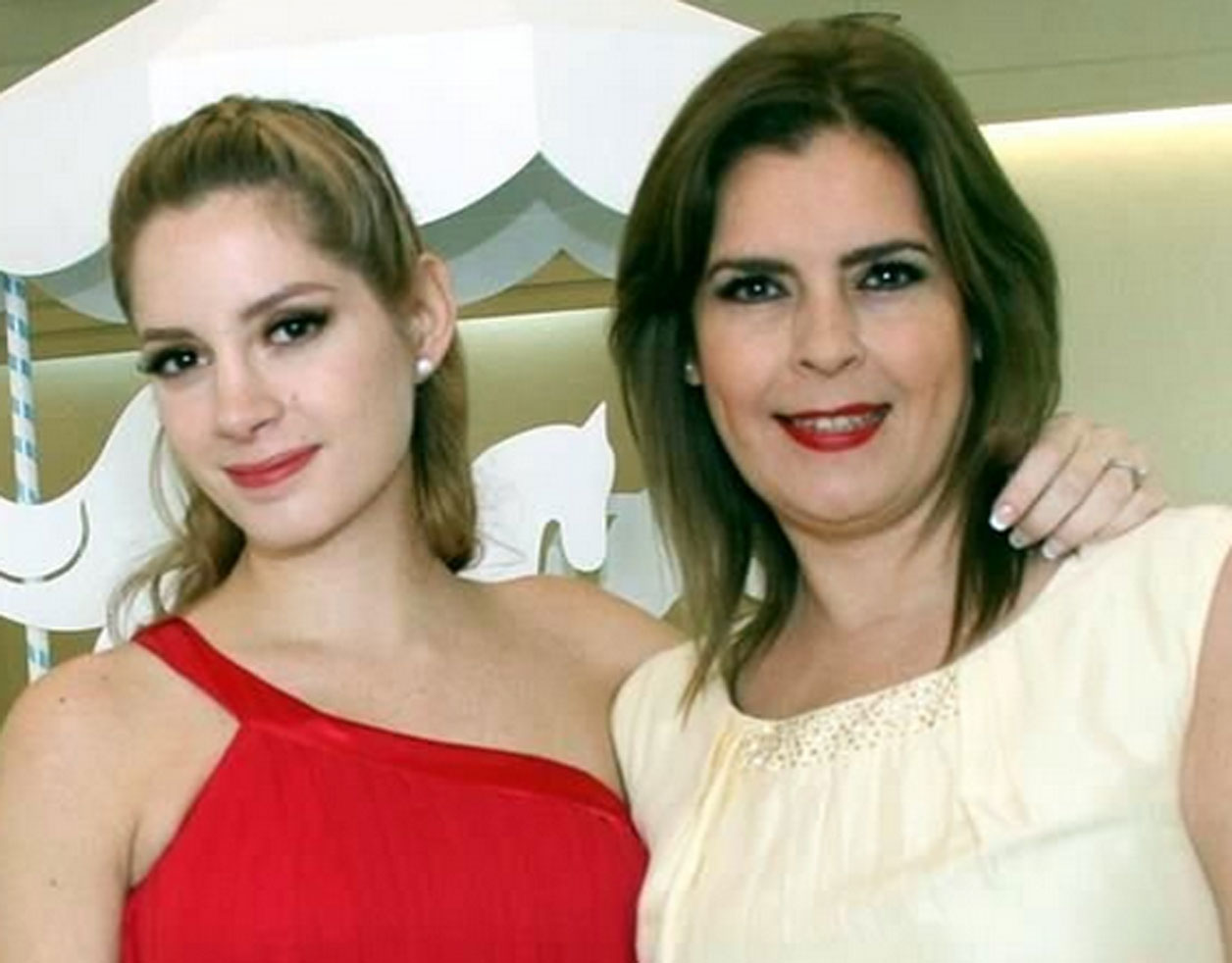 Joan coqueteó con mamá de Imelda