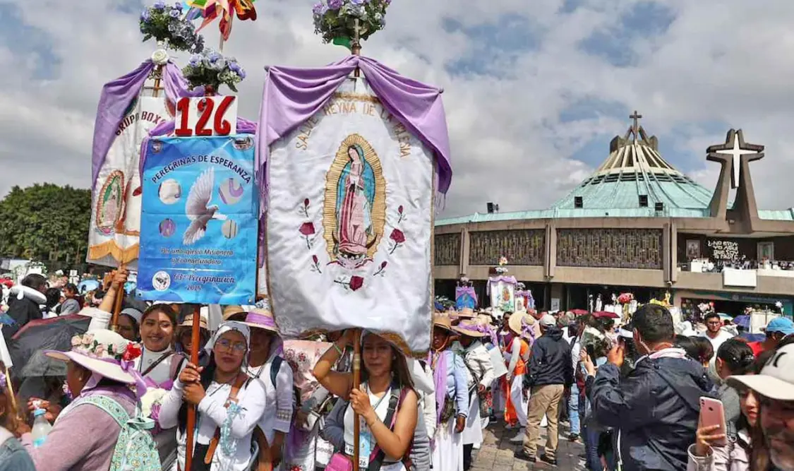Miles de devotos acudieron al sitio sagrado para el catolicismo para agradecer. El Universal