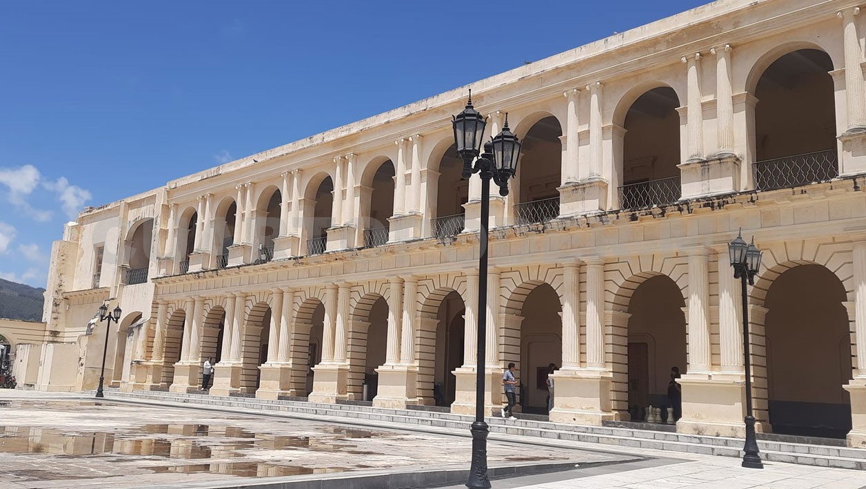 Alertan por filtraciones en antiguo palacio municipal