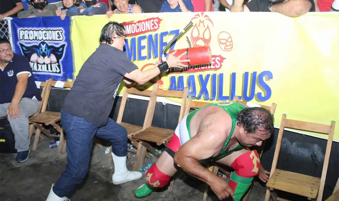 Mexicano logró esquivar un golpe de su oponente, para posteriormente superarlo en el combate. Alan Pola/CP
