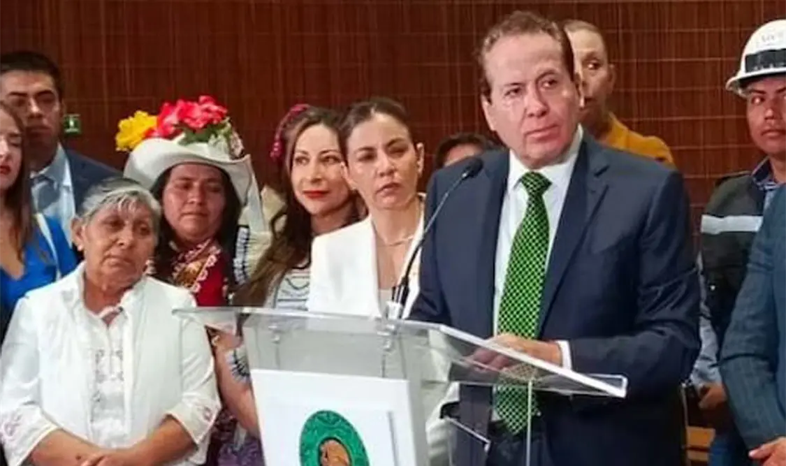El diputado Eruviel Ávila presenta proyecto. Cortesía