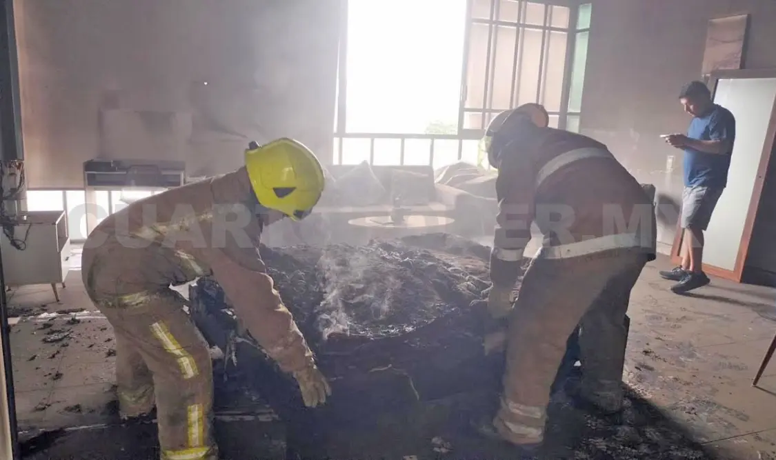 Cortocircuito originó que los aparatos electrodomésticos comenzaran a incendiarse. Ulises Villalobos / CP