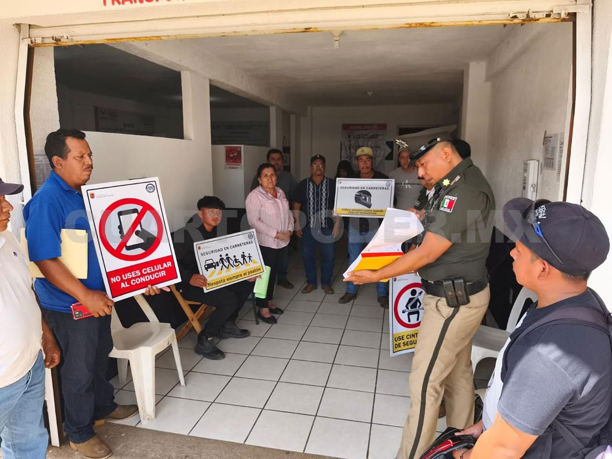 Imparte curso y pláticas de Educación Vial