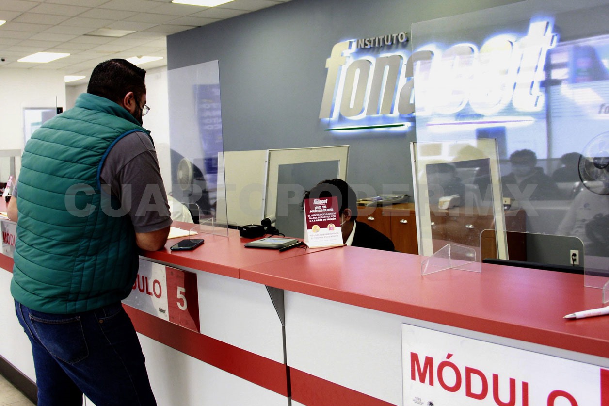 Familias buscan créditos para la compra de útiles