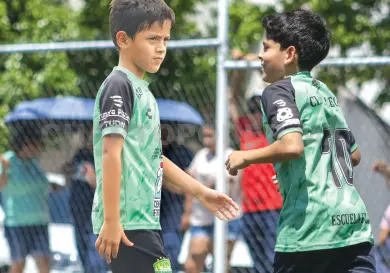 Leo y Mario, hermanos en el Futbol