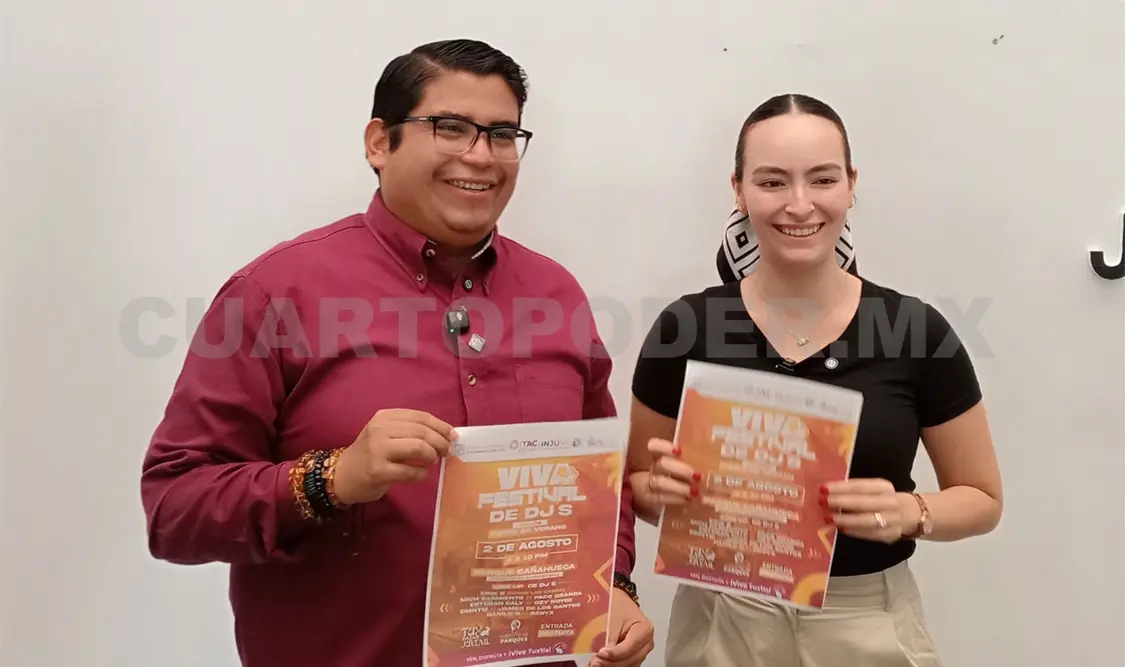 Juan Carlos Salazar Suárez, del ITAC, y Gabriela Robles D’Amico, directora del Instituto de la Juventud de Tuxtla Gutiérrez. Darwin Mendoza/CP