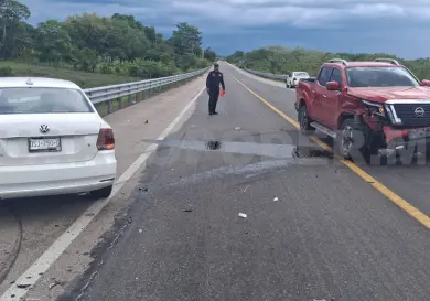 Encontronazo en vía; solo hubo daños materiales