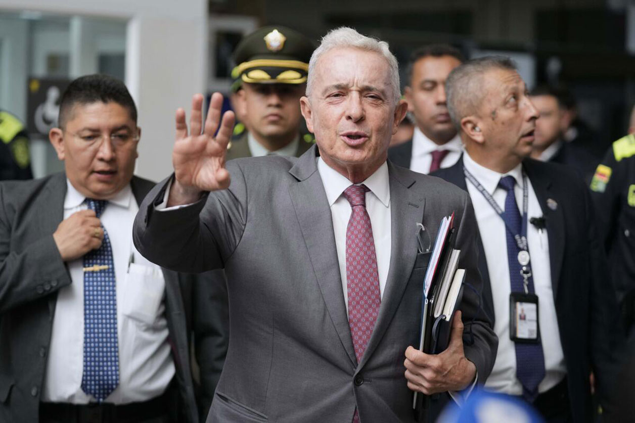 Álvaro Uribe pagará doce años de prisión domiciliaria