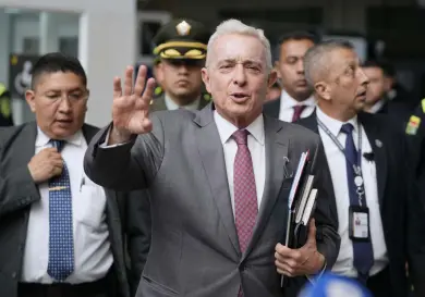 Álvaro Uribe pagará doce años de prisión domiciliaria