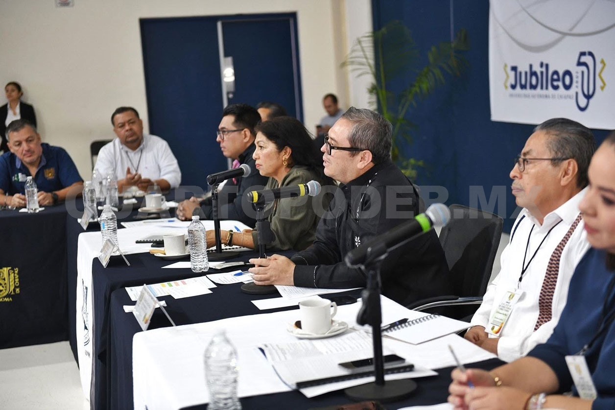 Analizan temáticas previo al inicio de clases